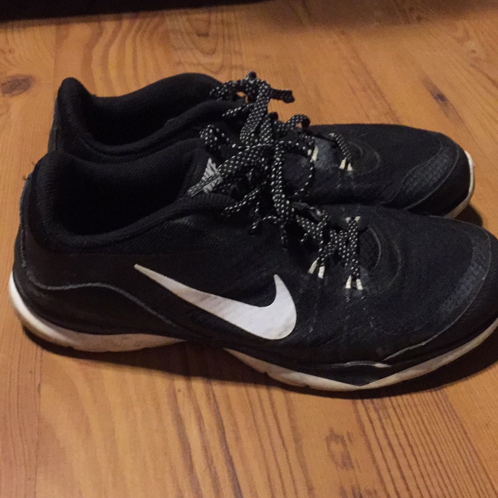 Nike tennis shoes